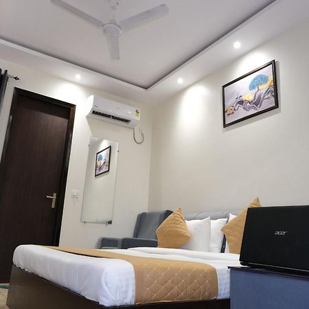Hotel De Hocks Deluxe - New Delhi Railway Station Exterior foto